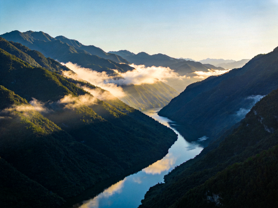 自然风光纪录片，山脉与河流